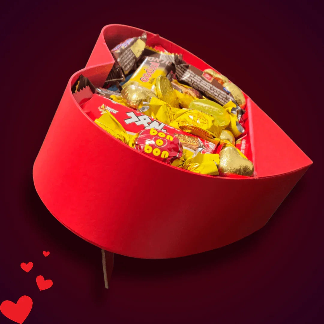 מארז "תהילה" - מארז מלא בשוקולדים כשרים למהדרין בקופסת לב נעמדת | שוקולטי