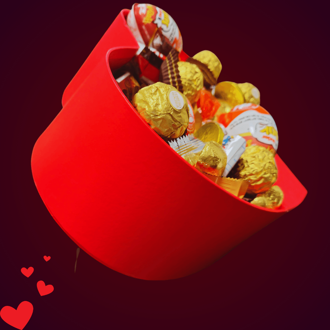 מארז "עדי" - מארז נשנושי שוקולד בקופסת לב נעמדת | שוקולטי