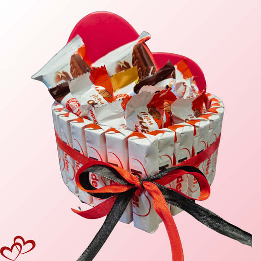 מארז "איריס" - מארז קינדר קטן בצורת לב | שוקולטי