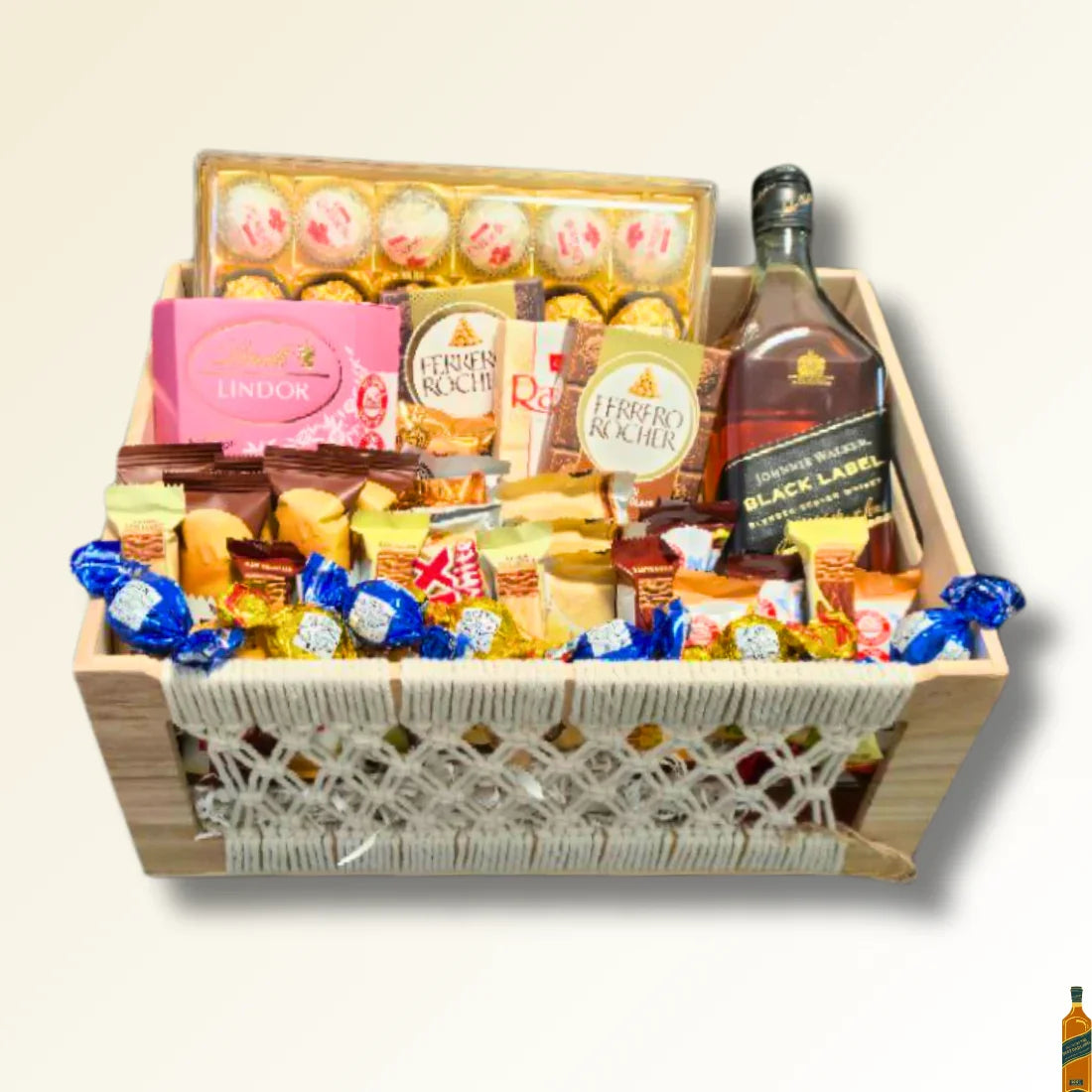 מארז "ערן" - סלסלת יוקרתית פרלינים עם ויסקי | שוקולטי